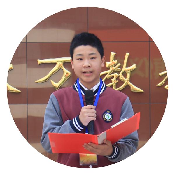 2苗哲语同学进行好书分享 2苗哲语同学进行好书分享